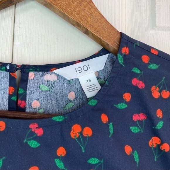 1901 New Without Tags Navy Tossed Cherry Side Button Poplin Tank Top - Picture 4 of 9